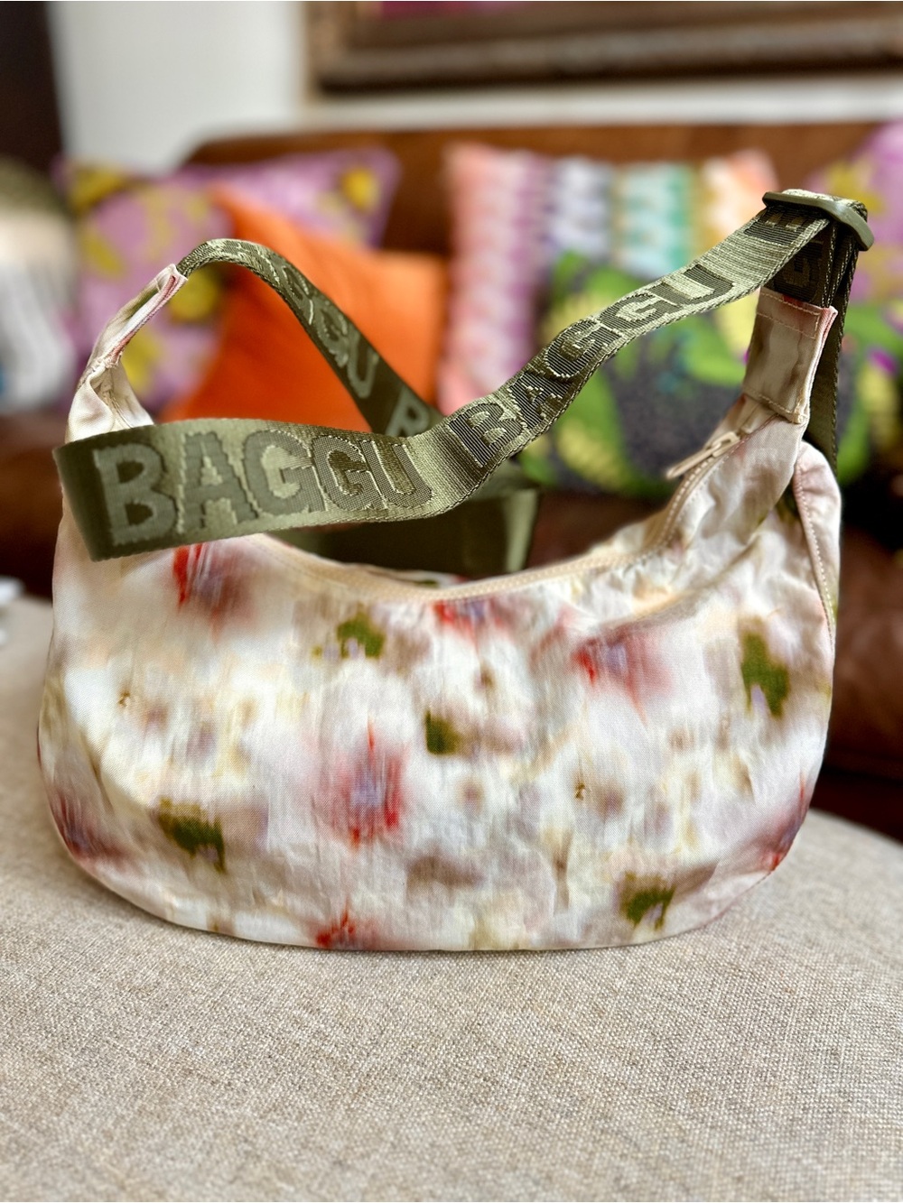 NEW Baggu Medium Nylon Crescent Bag Abstract Floral colorway